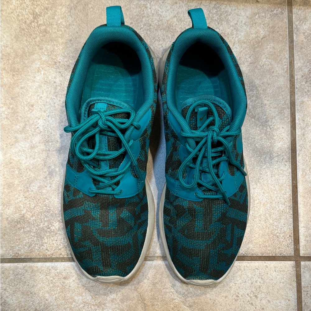 NIKE ROSHE ONE KJCRD Women's Shoes Sneakers Military Green/ Emerald 705217-301